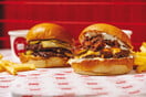 Pax Burgers: Το νέο concept Pax Mess σε προκαλεί να λερωθείς άφοβα