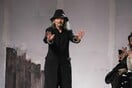 Yohji Yamamoto: «Η μόδα έχει γίνει αστείο, όλα περιστρέφονται γύρω από τα χρήματα»