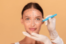 Facelift στα 28; Γιατί οι νέοι στρέφονται στις πλαστικές επεμβάσεις;