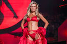 Victoria’s Secret Fashion Show 2025: Η θεαματική επιστροφή της Μπέλα Χαντίντ - Η Jasmine Tookes περπάτησε έγκυος