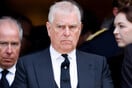 Guardian: Γιατί παραιτείται τώρα ο πρίγκιπας Άντριου - Τι σημαίνει για τη βασιλική οικογένεια