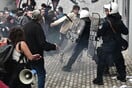 Επεισόδια στο Μεταξουργείο κατά τη διαμαρτυρία εκπαιδευτικών και γονέων