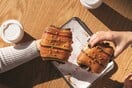 Overoll Croissanterie: Χριστούγεννα με limited εορταστικά κρουασάν και ιταλικό πανετόνε