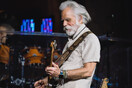 Πέθανε ο Bob Weir, κιθαρίστας και ιδρυτικό μέλος του συγκροτήματος «Grateful Dead»