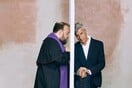 Αμάρτησε μαζί μου κι έλα:Ο Maurizio Cattelan ζητά από το κοινό να εξομολογηθεί τις αμαρτίες του