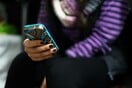 ΜΑΛΑΙΣΙΑ SOCIAL MEDIA ΜΕΤΡΑ ΑΝΗΛΙΚΟΙ ΠΑΙΔΙΑ