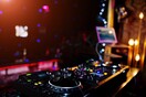 Enoo Napa b2b Da Capo και Mahmut Orhan έρχονται στο Bolivar Beach Club