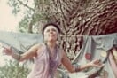 Η Betye Saar πριν γίνει μύθος έραβε μαγικά ρούχα