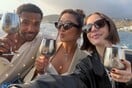 EMILY IN PARIS ΕΛΛΑΔΑ ΛΙΛΙ ΚΟΛΙΝΣ ΑΝΑΡΤΗΣΗ