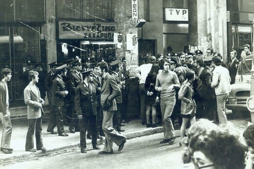 Μέρες του '73: Τότε που τέχνες, σινεμά και τηλεόραση βρίσκονταν υπό την ομηρεία μπάτσων και μυστικών