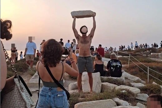 ΤΟΥΡΙΣΤΑΣ ΝΑΞΟΣ