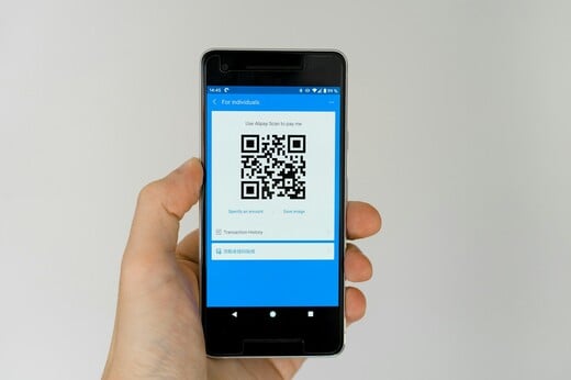 ΑΠΑΤΗ QR CODE