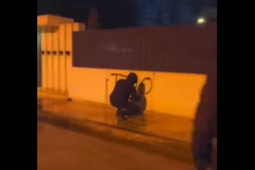 Έκρηξη στη Βιολάντα: Έφοδος του Ρουβίκωνα στο σπίτι του ιδιοκτήτη του εργοστασίου