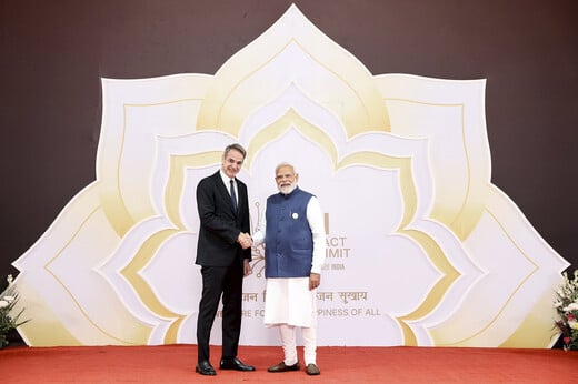 ΚΥΡΙΑΚΟΣ ΜΗΤΣΟΤΑΚΗΣ ΙΝΔΙΑ ΝΑΡΕΝΤΡΑ ΜΟΝΤΙ