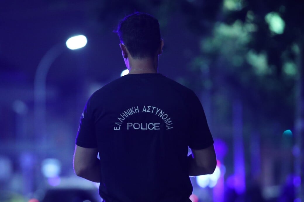 ΓΛΥΚΑ ΝΕΡΑ ΑΝΗΛΙΚΟΙ ΕΠΙΘΕΣΗ