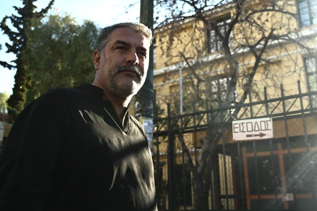 Βασίλης Μπισμπίκης: Τι λέει η συνεργάτιδα του ηθοποιού και τι ο αστυνομικός που έλαβε το τηλεφώνημα