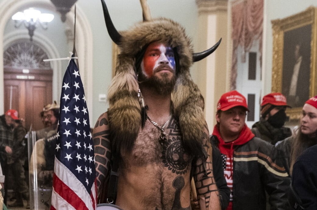 QANON SHAMAN ΗΠΑ ΤΡΑΜΠ ΑΡΙΖΟΝΑ