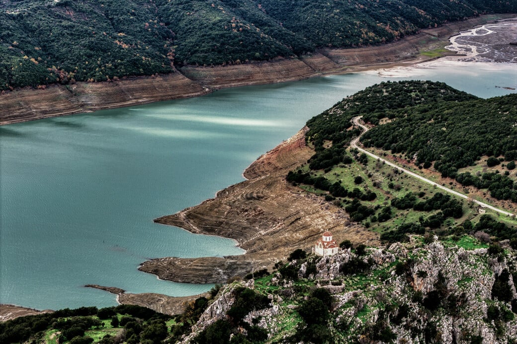 Λίμνη Μόρνου: Θεαματική άνοδος της στάθμης του νερού από τον Νοέμβριο 