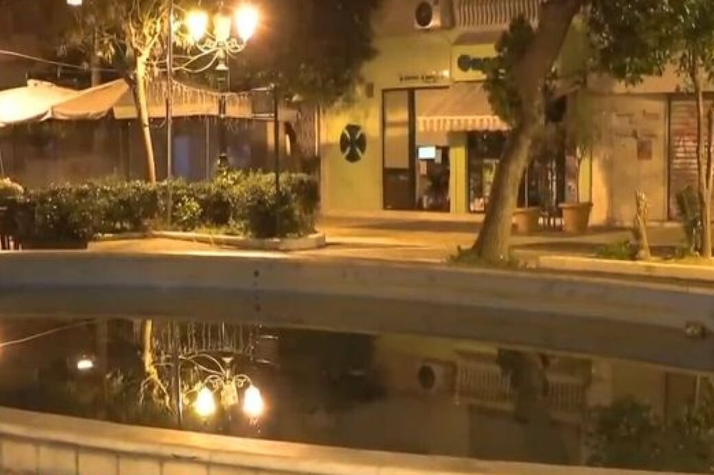 Καλλιθέα: «Δεν έβγαλε ο πατέρας το παιδί από το σιντριβάνι» - Διασωληνωμένη στη ΜΕΘ η 2χρονη