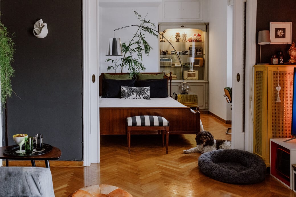 Ένα σπίτι που δεν κρύβεται/Ένα ηλιόλουστο ρετιρέ με vintage ψυχή