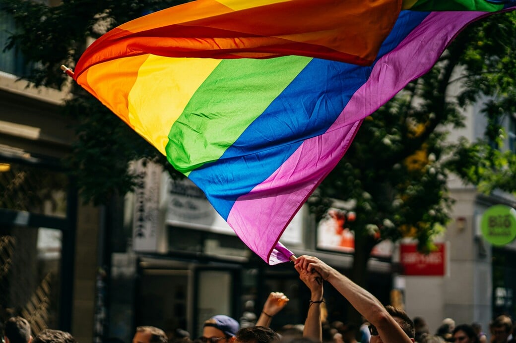 ΑΛΥΣΙΔΑ ΚΑΦΕ ΚΑΛΙΦΟΡΝΙΑ ΛΟΑΤΚΙ LGBT PRIDE