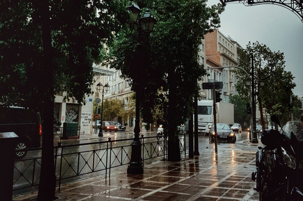 ΑΘΗΝΑ ΒΡΟΧΗ ΚΑΤΑΙΓΙΔΑ ΤΙ ΩΡΑ