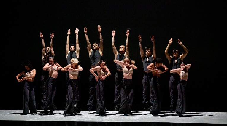 Dance me