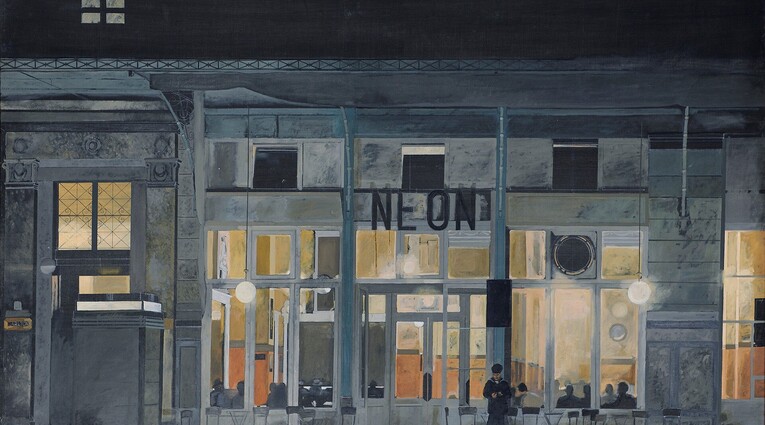 Γιάννης Τσαρούχης (1910-1989), Καφενείον το Νέον (Νύχτα), 1965-1966, Λάδι σε μουσαμά, Εθνική Πινακοθήκη-Μουσείο Αλεξάνδρου Σούτσου, αρ.έργου 3498