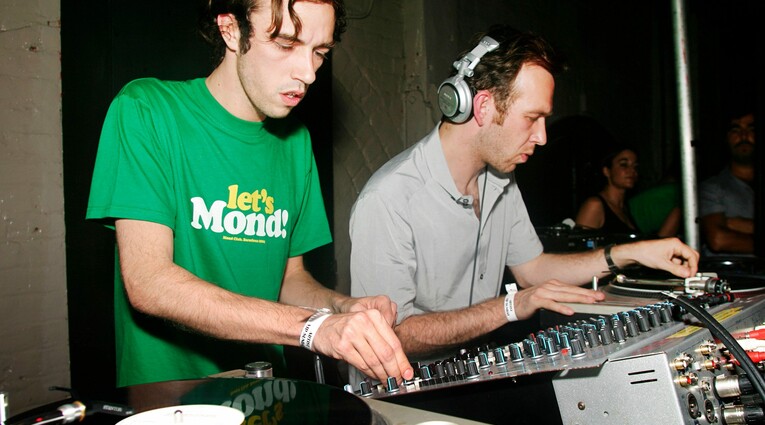 2ManyDJs