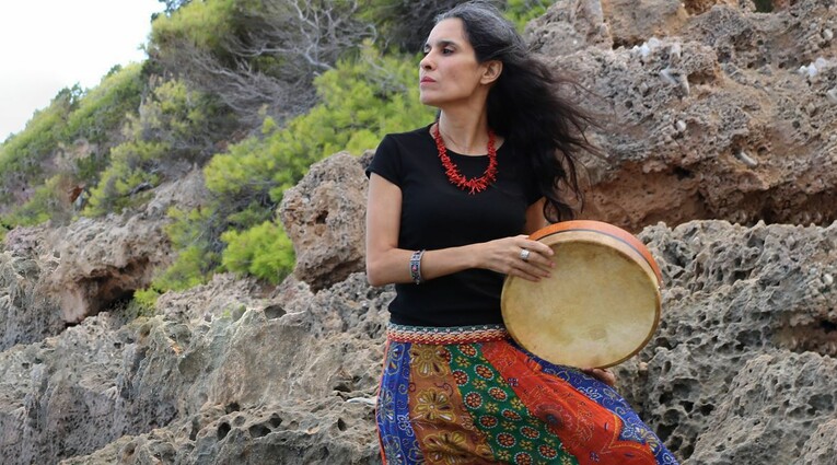 Lamia Bedioui: Τραγούδια της Σαρδηνίας 