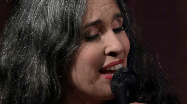 Lamia Bedioui: Τραγούδια της Σαρδηνίας 
