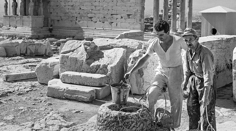 Robert McCabe: «Χαίρε Ξένε Στη Χώρα των Ονείρων»