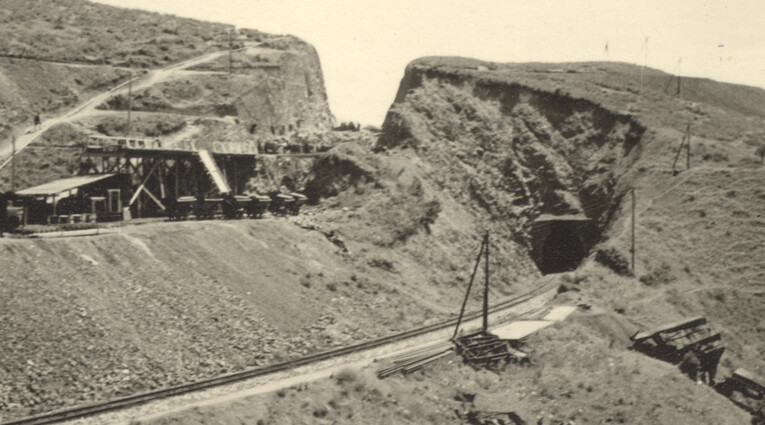 Καρυά 1943. Kαταναγκαστική εργασία και Ολοκαύτωμα