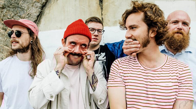 IDLES 