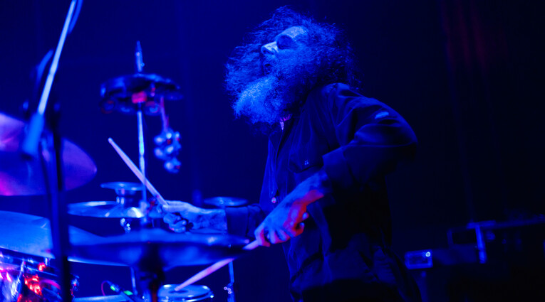 Zu