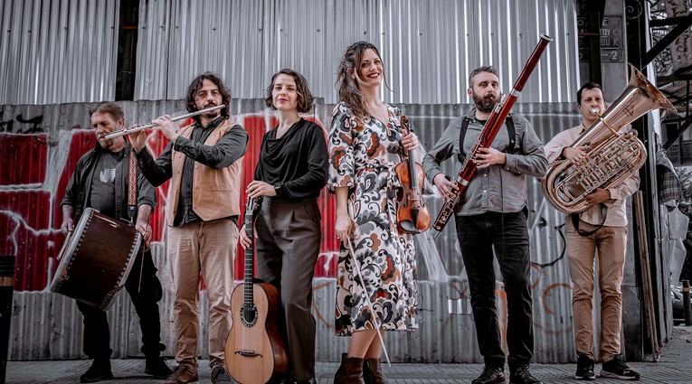 Alcedo Folk Band: Τραγούδια από πατρίδες χωρίς σύνορα