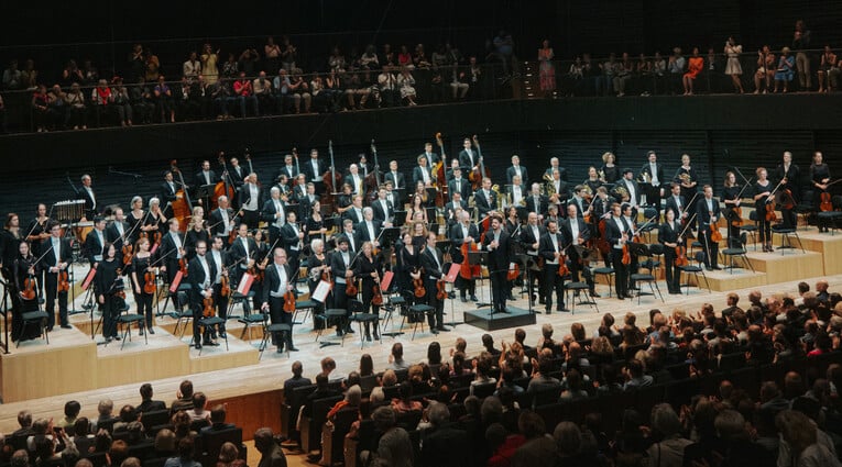 Φιλαρμονική του Μονάχου – Andrés Orozco-Estrada – Hilary Hahn