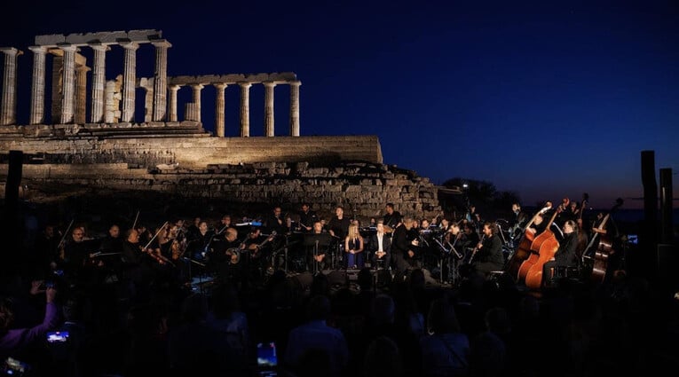 Σταύρος Ξαρχάκος: Ταξίδι στο Φως - Από την ανάμνηση στην αιωνιότητα