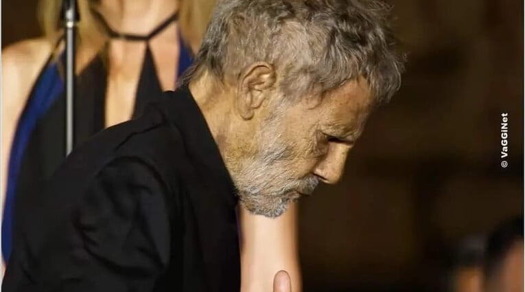 Σταύρος Ξαρχάκος: Ταξίδι στο Φως - Από την ανάμνηση στην αιωνιότητα