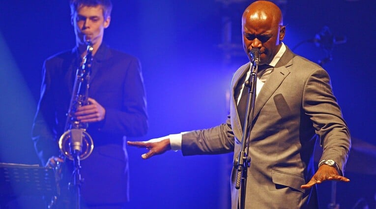OLA ONABULÉ & GILAD ATZMON EUROPEAN QUARTET: An unreal Vocalist with a masterful Saxophonist