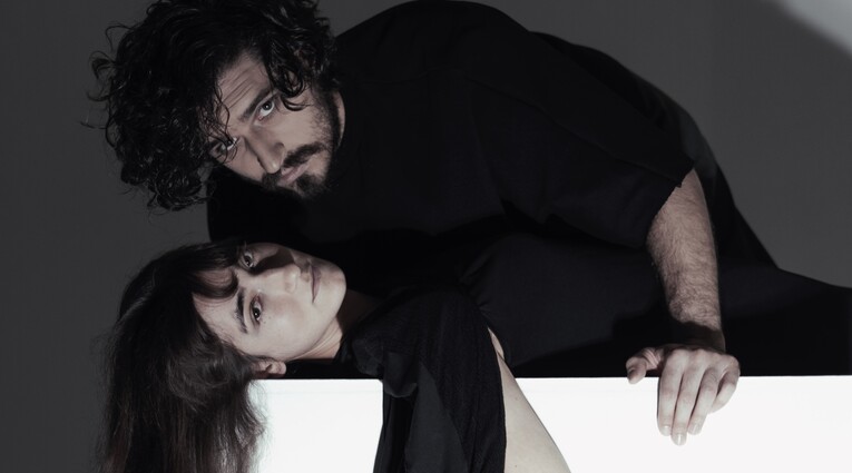 Το ξενοδοχείο η νύχτα που πέφτει