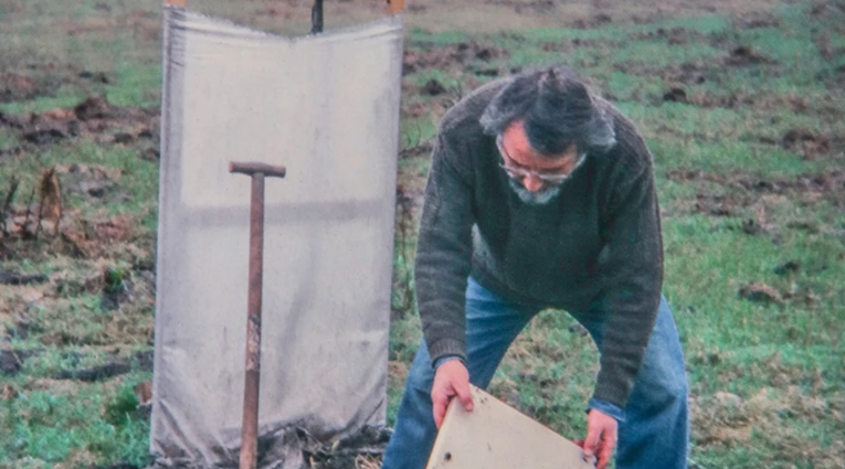 Στάθης Λογοθέτης: Στη Γη