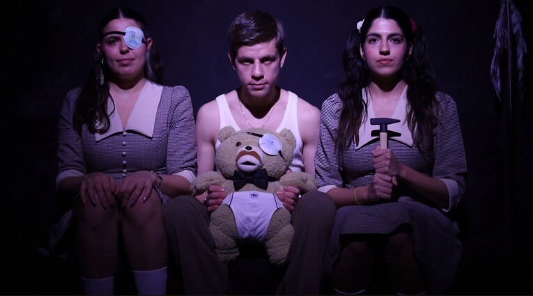 Παράσταση στον Πατέρα. το ντοκιμαντέρ