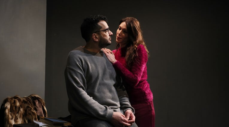 Τομ .... Φως Εαυτόν 