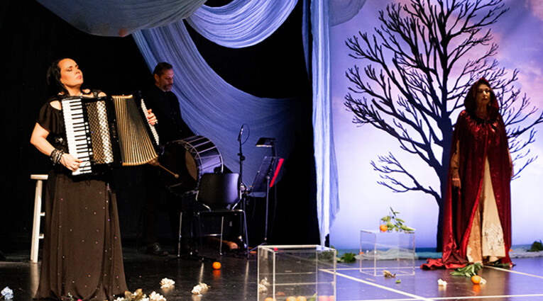 Η ωραία Ελένη στην κοιλάδα των νεκρών ερώτων