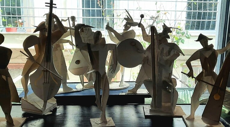 Απόστολος Φωκίωνας Βέττας: Ατέρμονα Τοπία με Ιστορίες από χάρτινες Φιγούρες