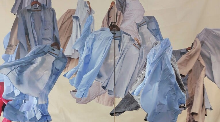 Γιώργος Χαρβαλιάς: Η Ντουλάπα - Ημερολόγιο μιας κρίσης: επτά παραλλαγές σε μια εικόνα