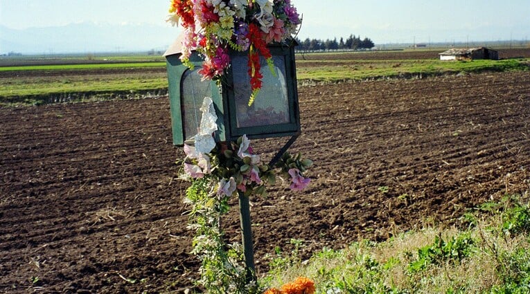 Ευγενία Γρηγοράκη: Εικονοστάσια και Τάματα
