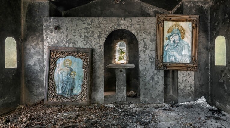 Μαρίλια Φωτοπούλου: ICONOSTASES