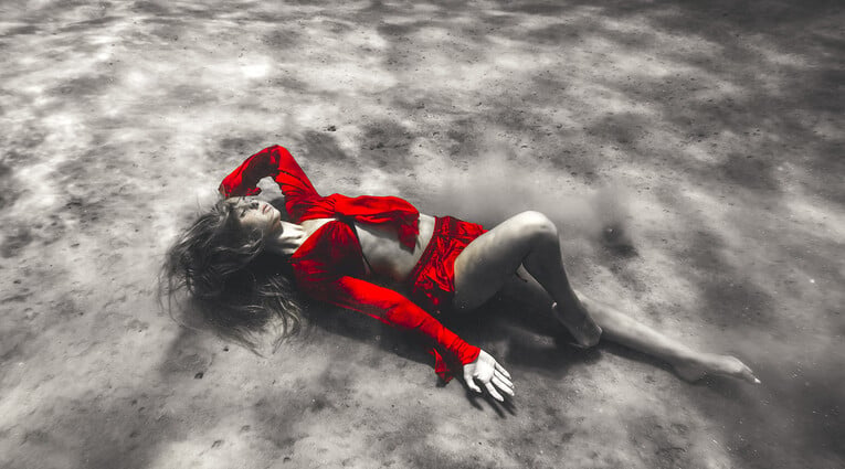 Ομαδική έκθεση φωτογραφίας Red